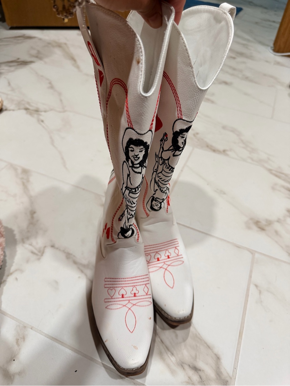 White ‘Queen of Hearts’ Embroidered Western Boots with Red Black Vegas size 7.5